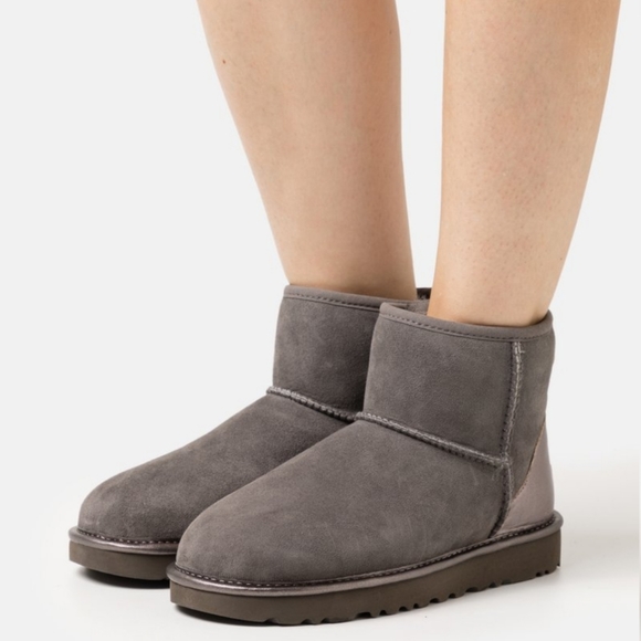 New UGG Classic Mini Shine Ankle Boot